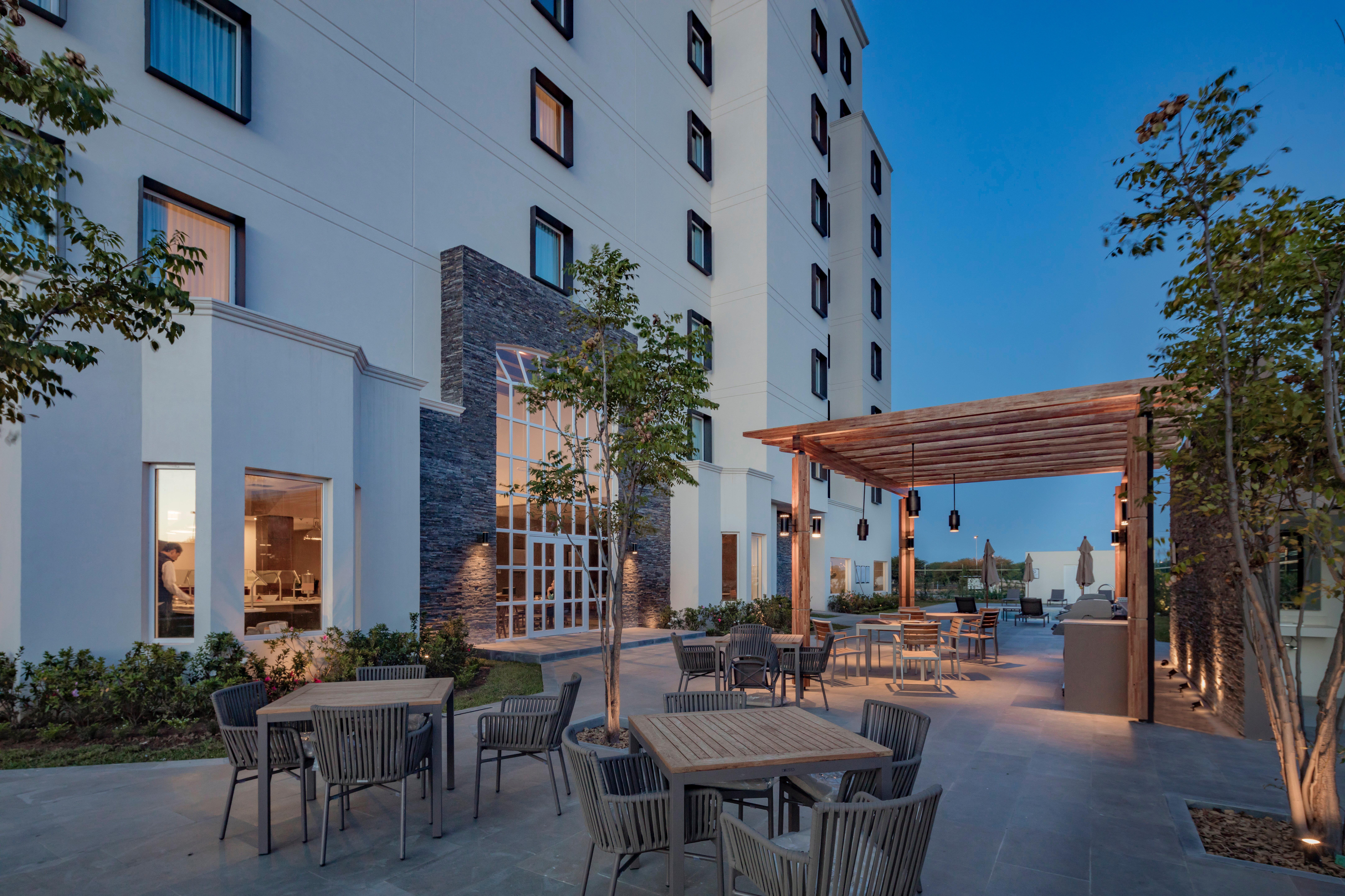 Staybridge Suites - Saltillo By Ihg Exteriér fotografie